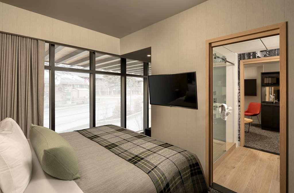 Peaks Hotel And Suites Banff Habitación foto